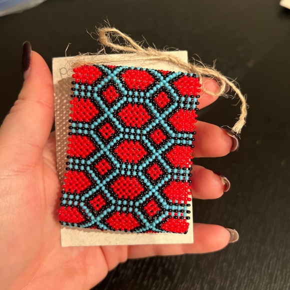 Handmaid Bracelets from Brazilian Indigenous Tribe. - Picture 3 of 7